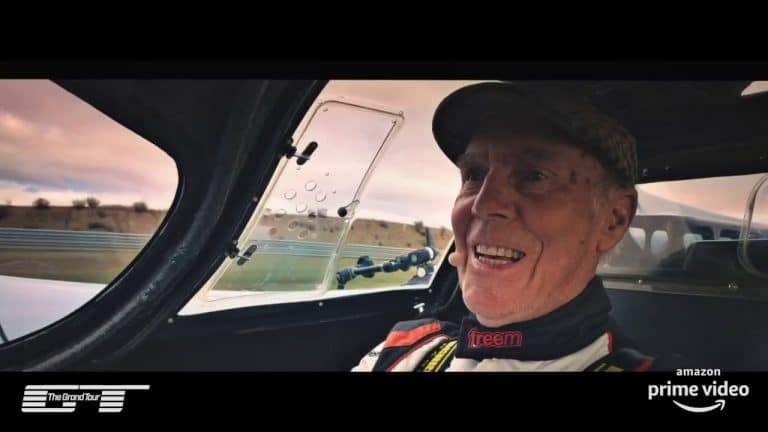 Porsche 917 vs Porsche 911 GT2RS Race