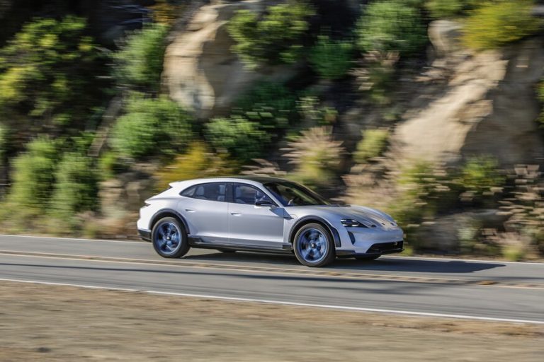 Porsche Taycan Cross Turismo